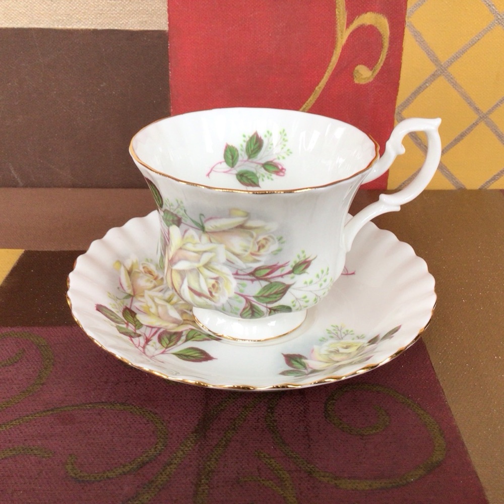 Royal Albert White Roses Teacup And Saucer